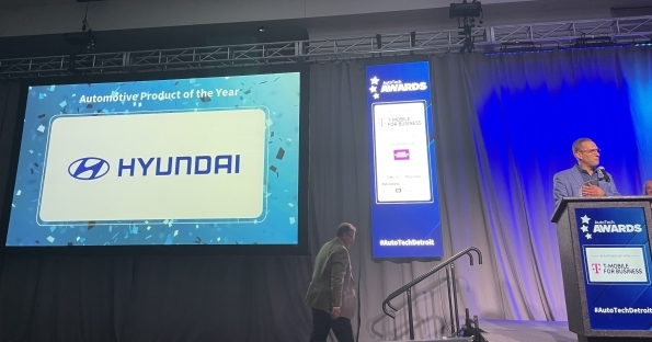 Hyundai Motor America named ‘OEM of the Year’ by WardsAuto at the AutoTech Detroit Conference, highlighting its innovative products and technology, marking the second win since 2021.