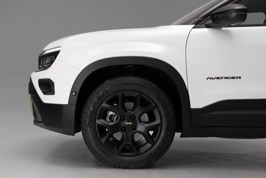 The Jeep® Avenger, European Car of the Year 2023, has reached 100,000 orders since its late 2022 launch, highlighting its popularity in the B-SUV segment with advanced technology and iconic Jeep design.