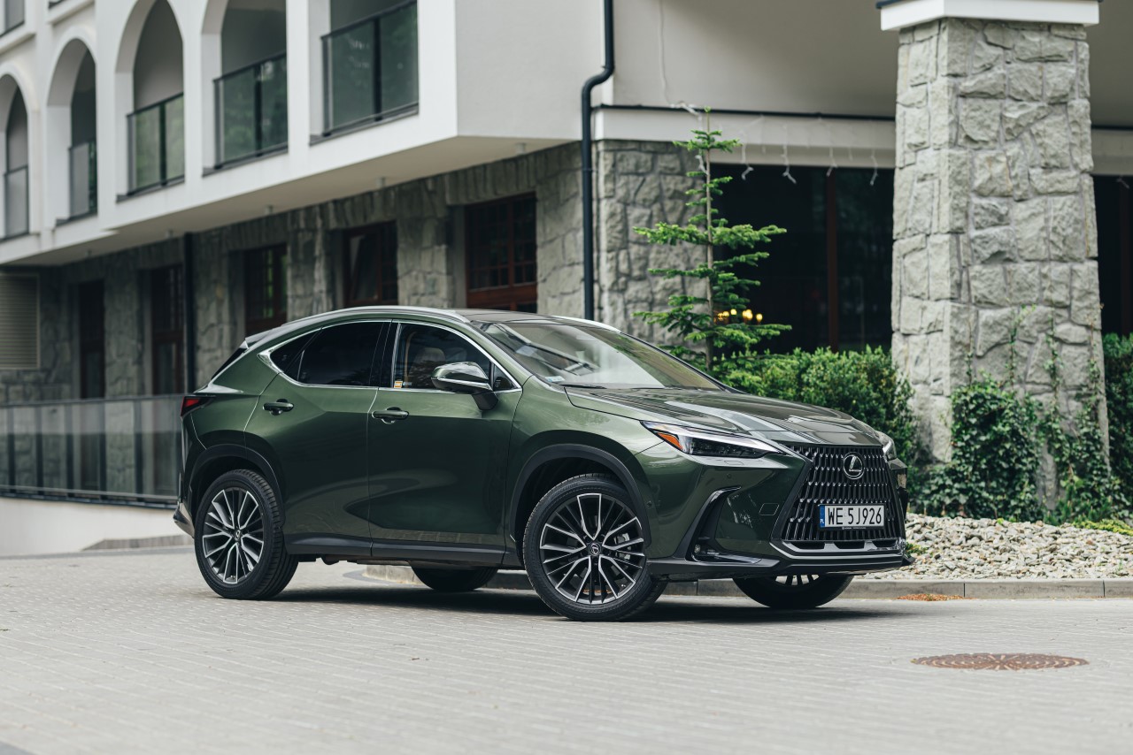 Lexus wins its sixth reliability award at the Auto Trader New Car Awards, with the NX 350h Hybrid named Hybrid of the Year, reflecting the brand's commitment to quality and dependability.