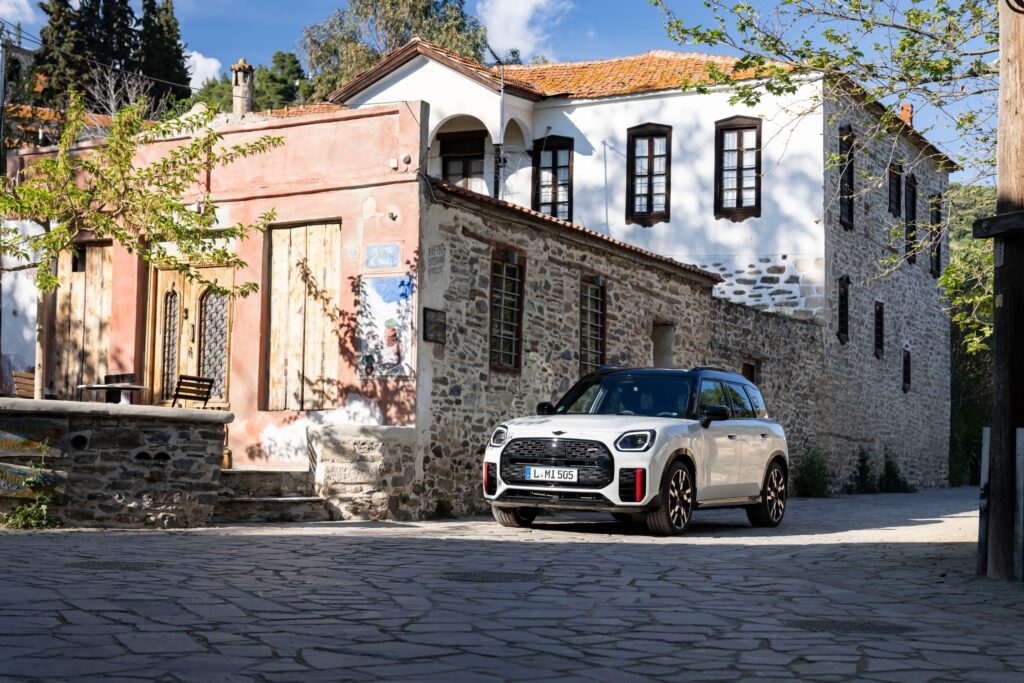 The MINI John Cooper Works Countryman, with a 300-hp 2.0-liter turbo engine, adaptive sports suspension, and ALL4 all-wheel drive, offers thrilling performance and iconic MINI style.