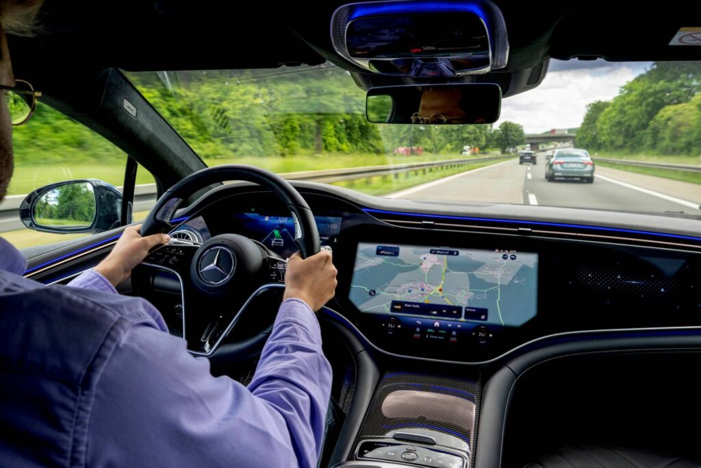 Mercedes-Benz launches the Automatic Lane Change (ALC) function for 15 models, available ex-factory or via over-the-air update, enhancing partially automated driving in Europe.
