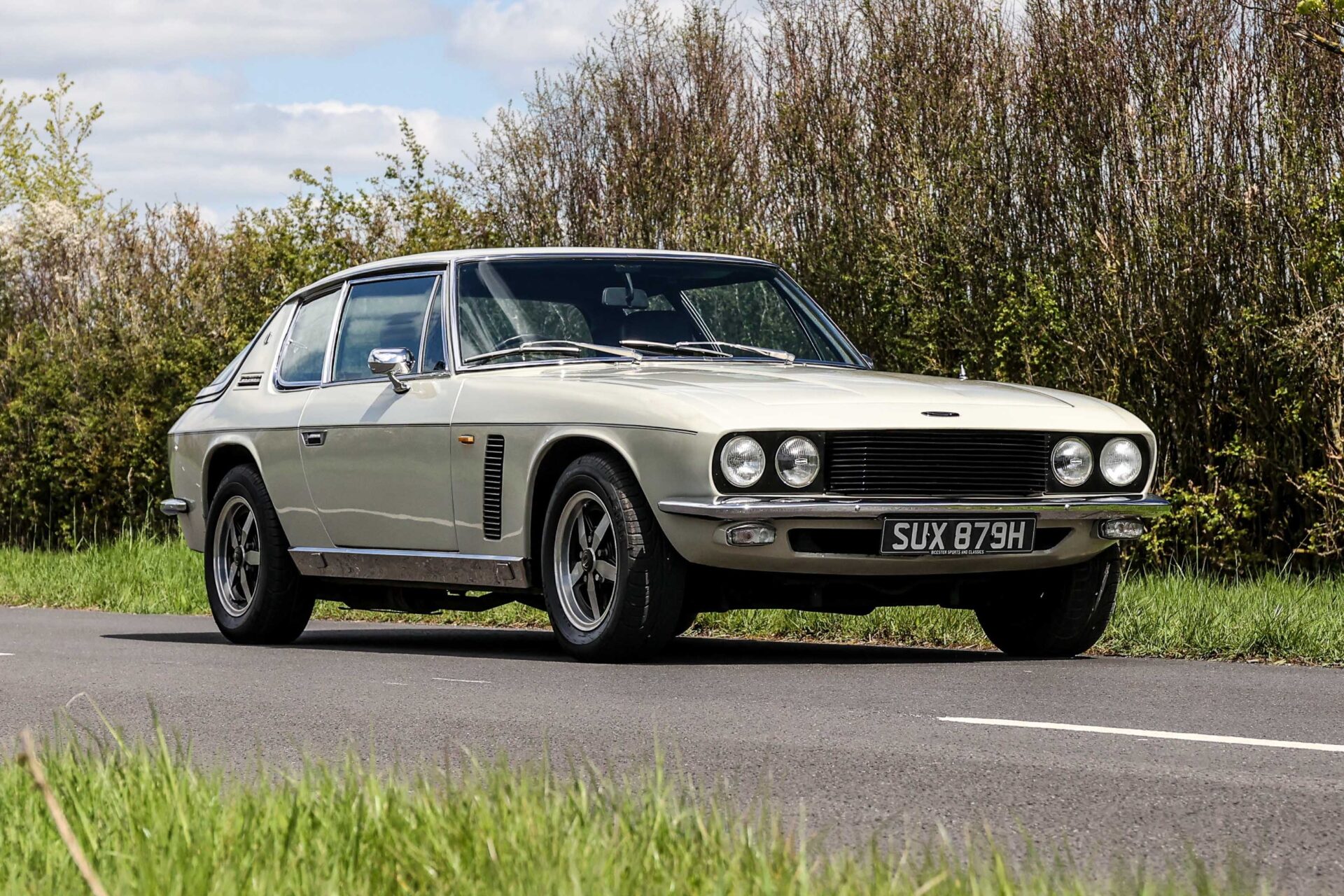 Poldark actor Robin Ellis's 1970 Jensen Interceptor II goes up for auction. The classic car, originally £8,000, now valued at £150,000, will be auctioned on 24 August.