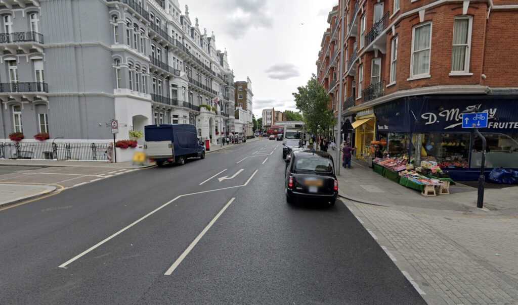 Driver of a £3M Lamborghini Sian gets instant karma after revving engine next to police van in South Kensington. Met Police promptly pull over the foolish motorist. Caught on video.