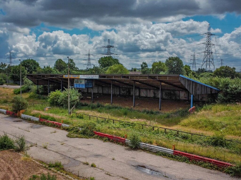 Explorer Chloe Urbex discovers an abandoned Essex racetrack reclaimed by nature, sparking nostalgic memories among locals. See photos and reactions to this hidden gem.