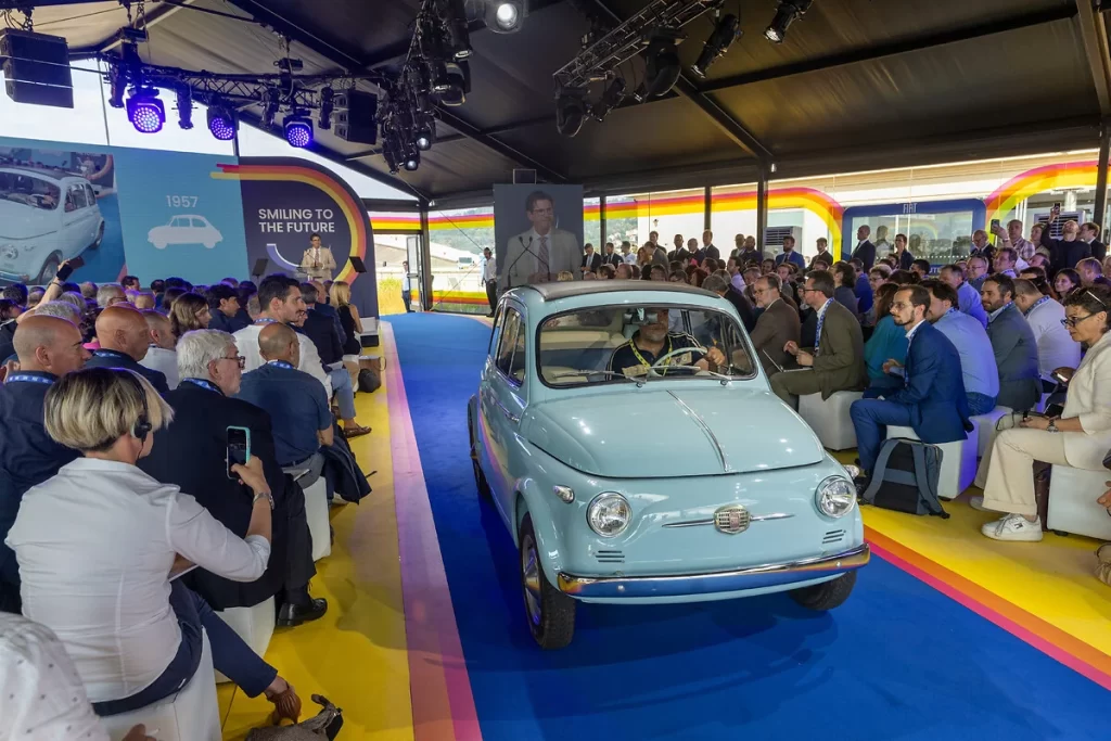 Turin, Italy — FIAT marked its 125th anniversary with a spectacular celebration at the Lingotto building, featuring a grand parade of classic and contemporary vehicles and highlighting the brand’s rich heritage and future vision.