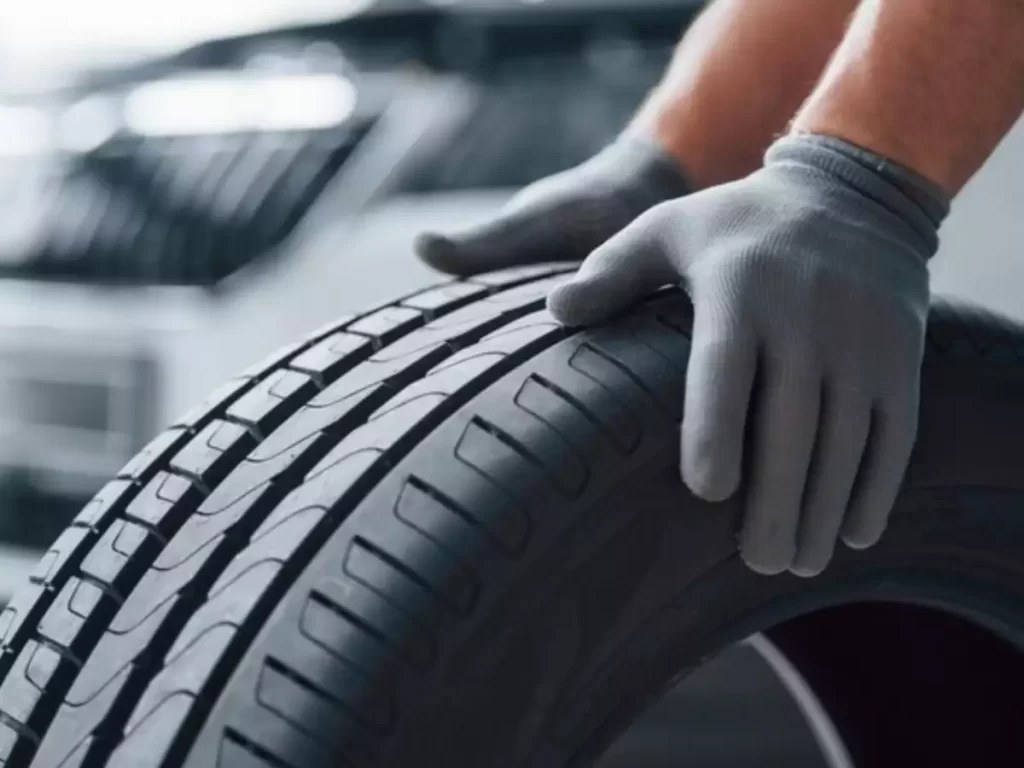 JLR partners with Pirelli to introduce FSC-certified natural rubber tires across luxury vehicles, debuting on the new Range Rover Electric, enhancing sustainable sourcing and traceability.