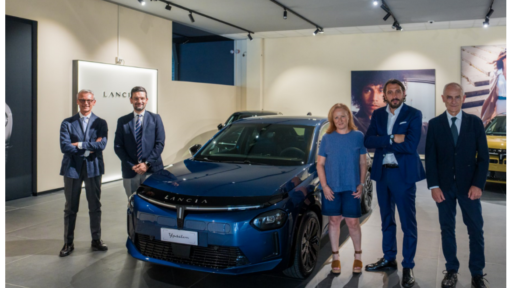 Lancia celebrates a milestone with the delivery of the first New Lancia Ypsilon Edizione Limitata Cassina, highlighting its new premium positioning and revamped dealership experience.