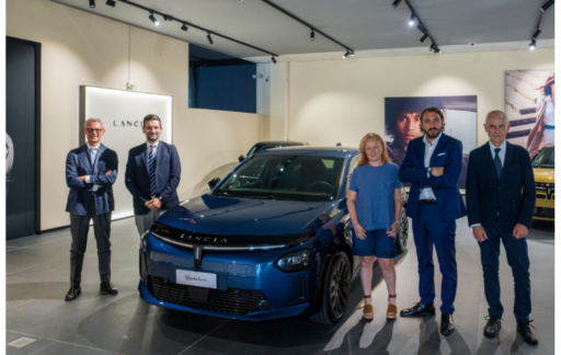 Lancia celebrates a milestone with the delivery of the first New Lancia Ypsilon Edizione Limitata Cassina, highlighting its new premium positioning and revamped dealership experience.