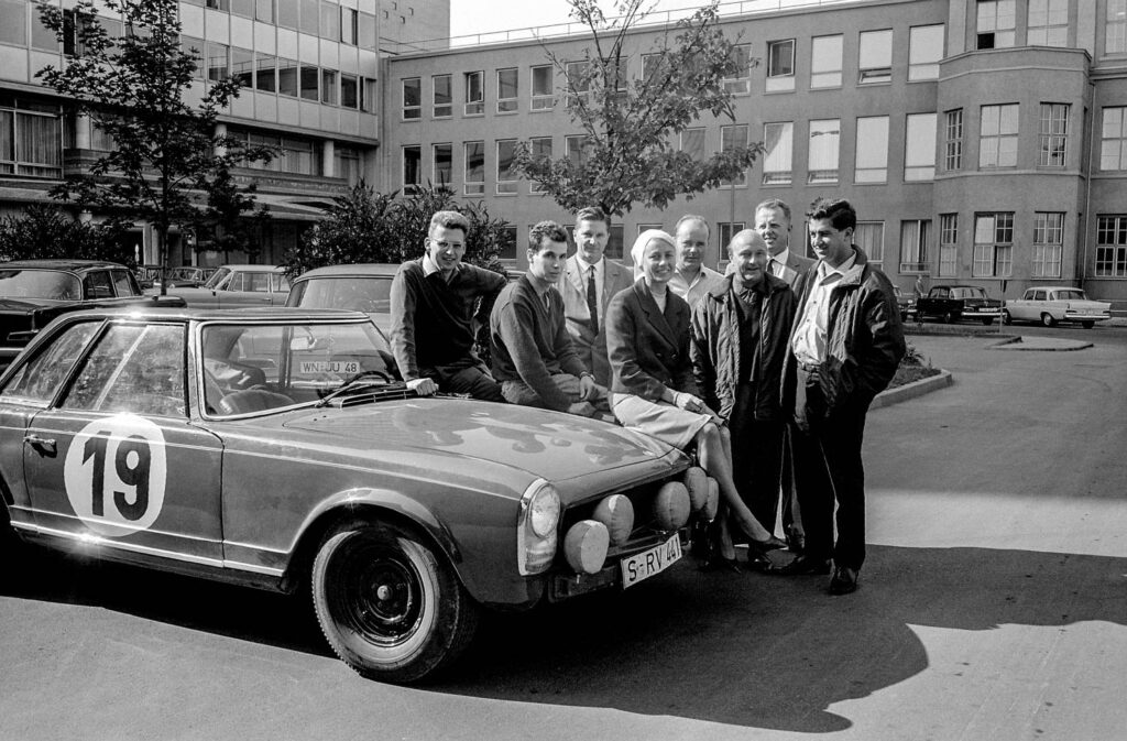 Ewy Rosqvist, trailblazing motorsport figure and former Mercedes-Benz racing driver, passed away at 94. Known for her achievements and influence on women in motorsport, she will be fondly remembered.