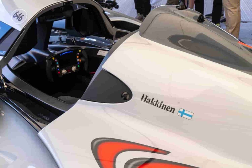 Mika Häkkinen, McLaren’s double Formula 1 World Champion, made a thrilling return to the Goodwood Festival of Speed, driving a McLaren Solus GT painted as a tribute to his 1998 title-winning MP4/13 Formula 1 car.