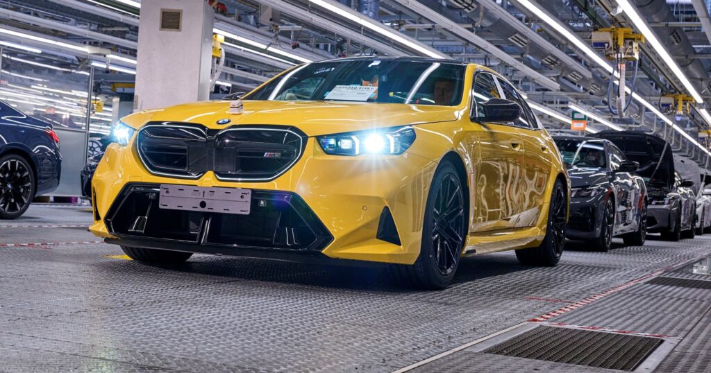 BMW Group Plant Dingolfing begins production of the new BMW M5 with an electrified drive train, combining a V8 engine and e-drive for 727 hp and a 0-100 km/h in 3.5 seconds.