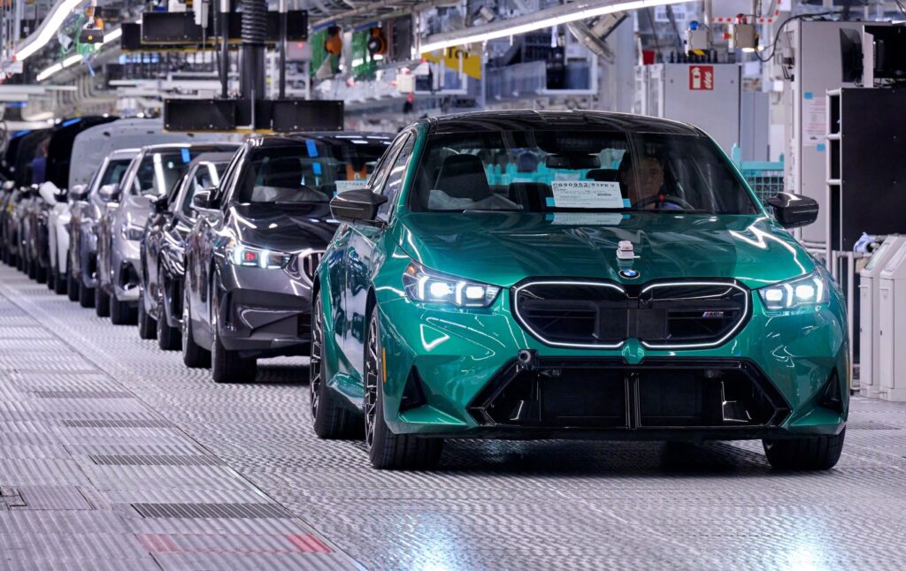 BMW Group Plant Dingolfing begins production of the new BMW M5 with an electrified drive train, combining a V8 engine and e-drive for 727 hp and a 0-100 km/h in 3.5 seconds.