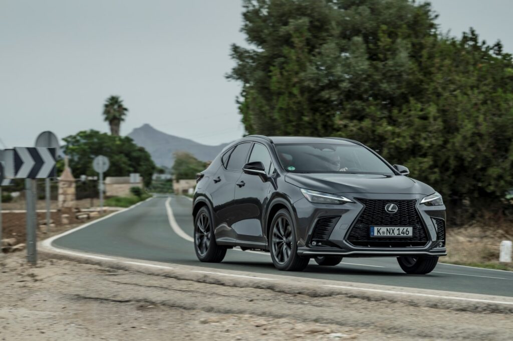 Lexus achieves remarkable growth in Poland with 7,068 vehicle registrations in the first half of 2024, a 26% increase. June sets a new monthly record with 1,500 registrations, reflecting the brand's strong market presence.