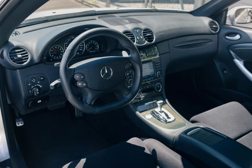 Roger Federer’s 2009 Mercedes-Benz CLK 63 AMG Black Series Coupé, auctioned for £145,000, is a rare 500bhp model with only 2,597 miles, once owned by the tennis legend.