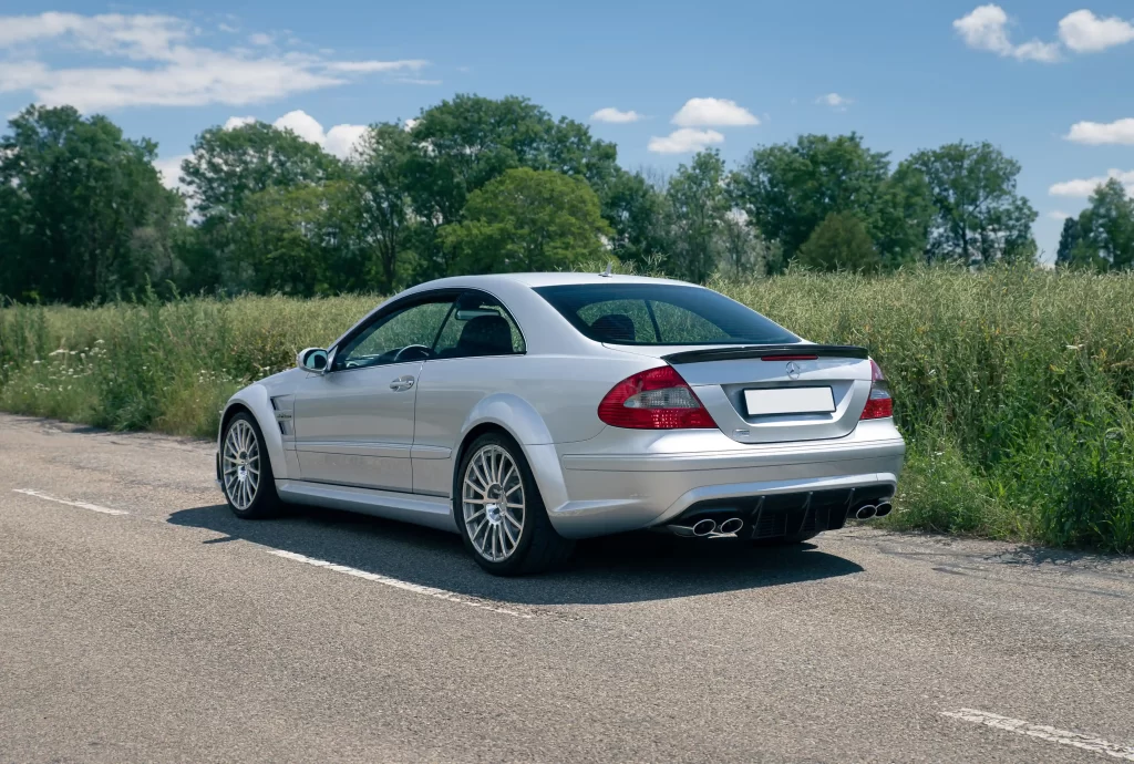 Roger Federer’s 2009 Mercedes-Benz CLK 63 AMG Black Series Coupé, auctioned for £145,000, is a rare 500bhp model with only 2,597 miles, once owned by the tennis legend.