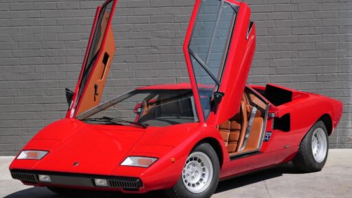 Sir Rod Stewart’s classic 1977 Lamborghini Countach LP400 Periscopio is for sale at £400,000. Own a piece of rock history with this rare, iconic 183mph supercar, now at auction.