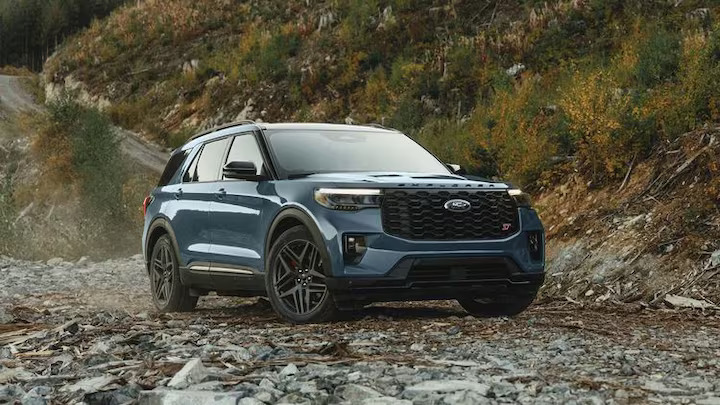 In 1990, Ford Explorer revolutionized family vehicles. Now, with major updates for 2025, the Explorer aims to reclaim the top spot among SUVs with improved interiors, technology, and performance.