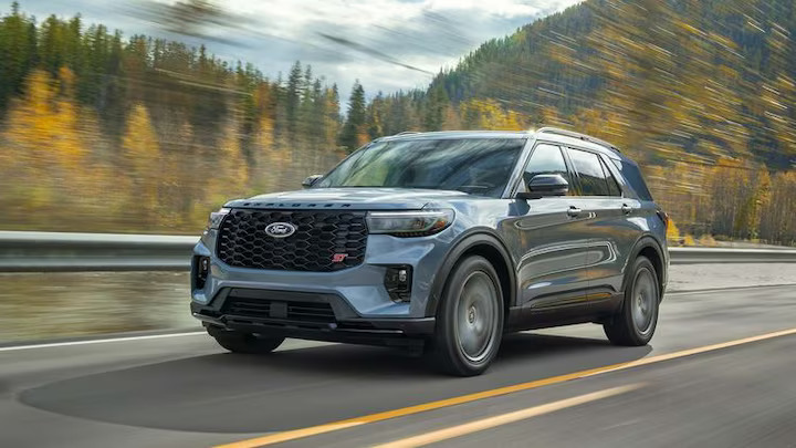 In 1990, Ford Explorer revolutionized family vehicles. Now, with major updates for 2025, the Explorer aims to reclaim the top spot among SUVs with improved interiors, technology, and performance.