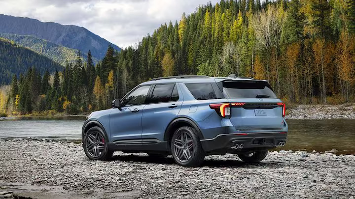 In 1990, Ford Explorer revolutionized family vehicles. Now, with major updates for 2025, the Explorer aims to reclaim the top spot among SUVs with improved interiors, technology, and performance.