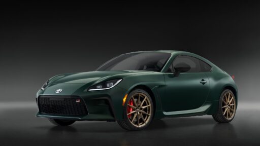 Toyota reintroduces the 2025 GR86 Hakone special edition with a stunning Ridge Green exterior, arriving Fall 2024. Enhanced performance and exclusive features set it apart.