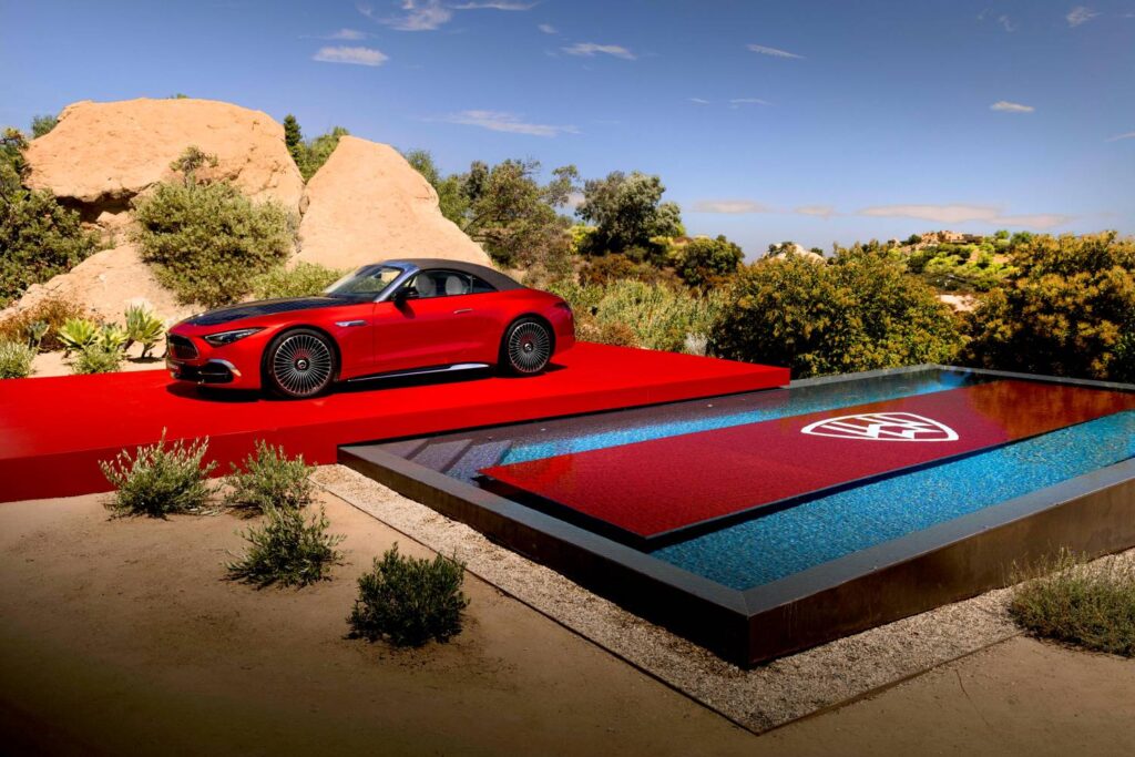 The Mercedes-Maybach SL 680 Monogram Series redefines open-air luxury with exclusive design concepts, combining opulent craftsmanship, innovative technology, and dynamic performance.