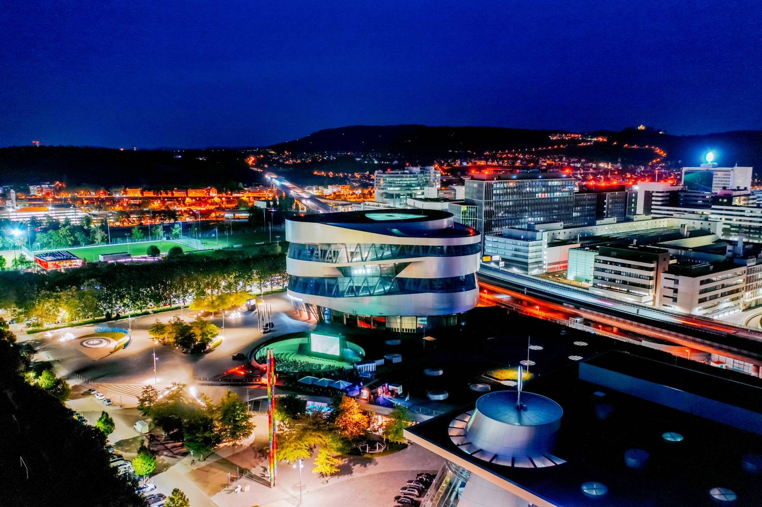 Enjoy open-air cinema under the stars at the Mercedes-Benz Museum from August 22 to September 8, 2024. Featuring blockbuster hits, family films, and documentaries in a stunning outdoor setting.