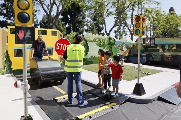 Hyundai and CHLA hosted a child passenger and pedestrian safety event in Fountain Valley, providing car seat checks and safety training to promote family well-being and prevent injuries.