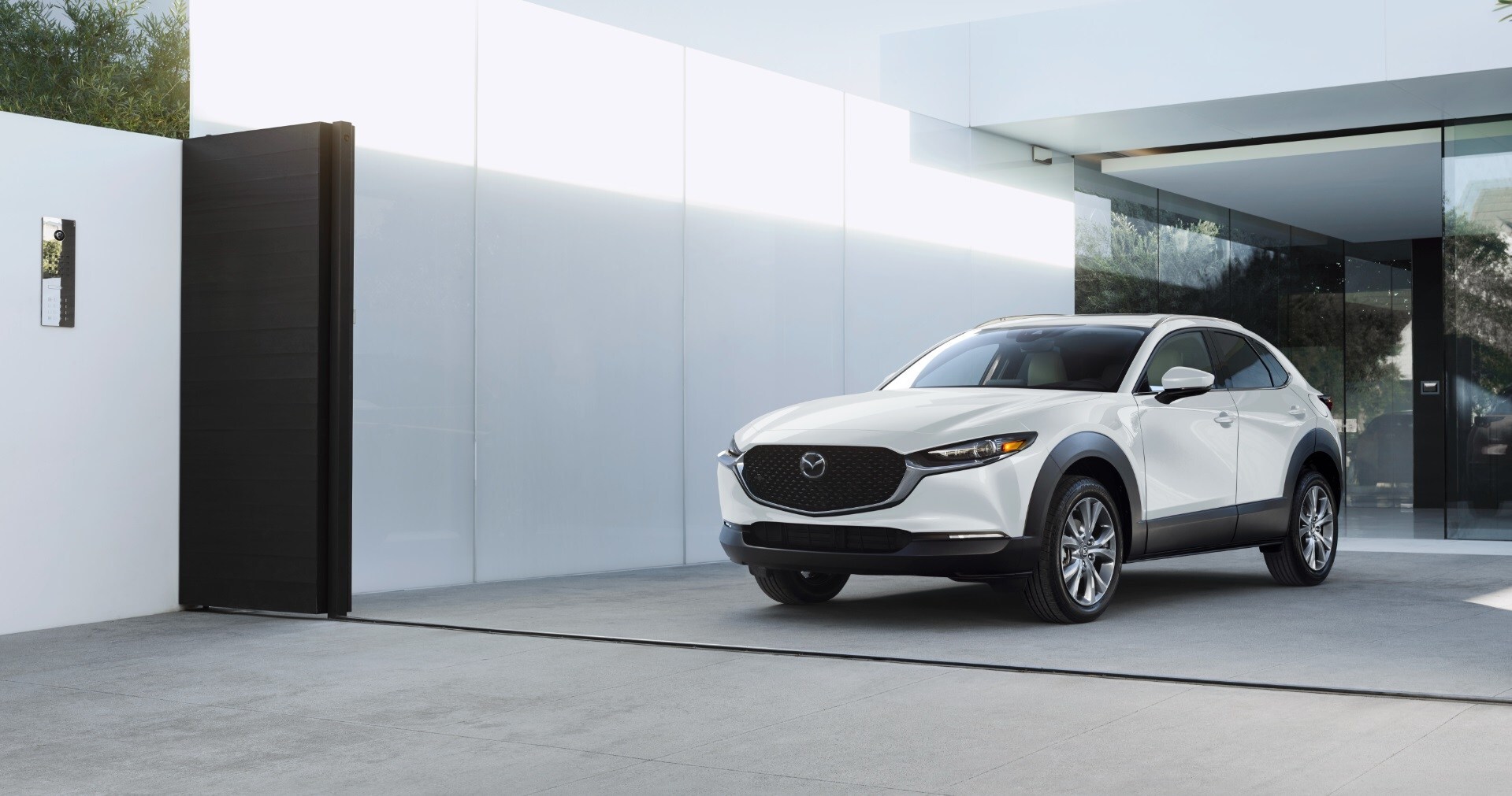 Mazda announces the 2025 CX-30, offering new tech features like Alexa Built-in and standard AWD, starting at $24,995. A perfect blend of style, performance, and safety.