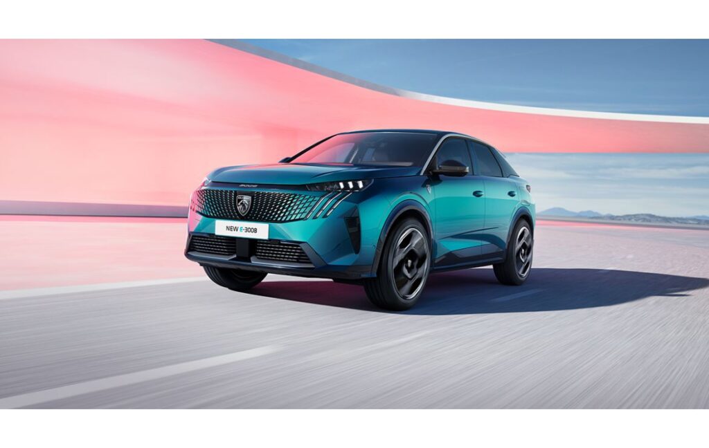 The PEUGEOT E-3008 records 50,000 orders in two months, with 25% for the electric version. Launched in Europe, this fastback SUV boasts a next-gen i-Cockpit® and up to 680km range.