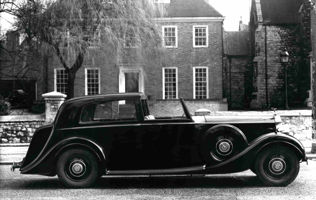 Launched in 1936, the Rolls-Royce Phantom III, powered by a V12 engine and designed by Sir Henry Royce, set new standards for luxury, performance, and technical innovation in the marque’s history.