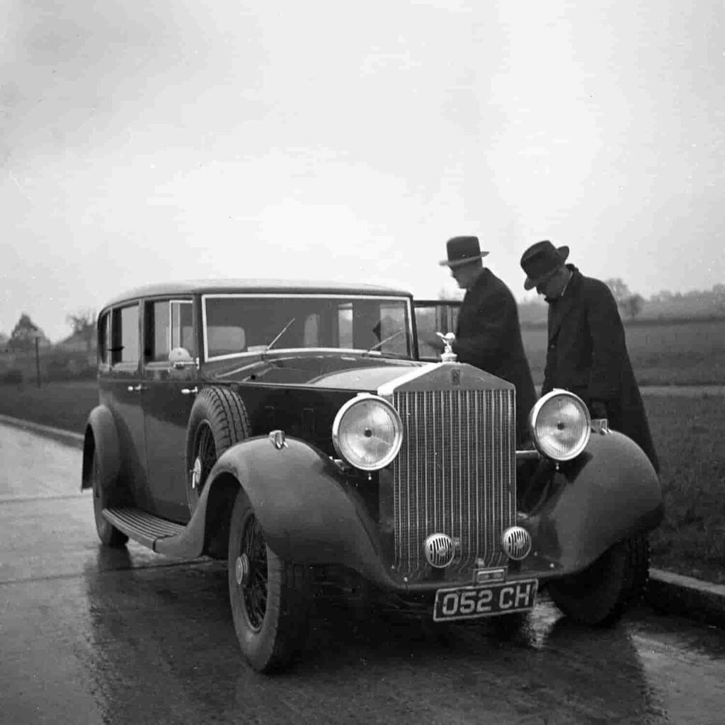 Launched in 1936, the Rolls-Royce Phantom III, powered by a V12 engine and designed by Sir Henry Royce, set new standards for luxury, performance, and technical innovation in the marque’s history.