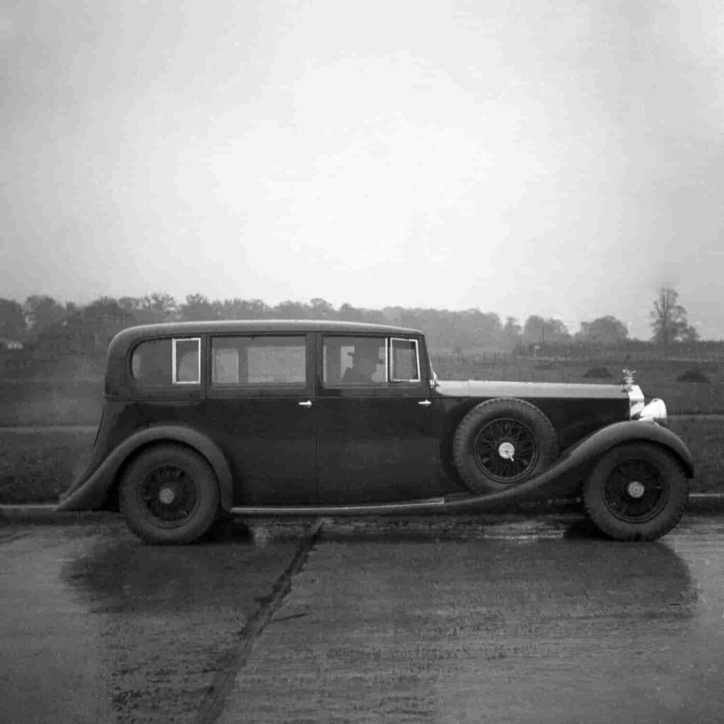 Launched in 1936, the Rolls-Royce Phantom III, powered by a V12 engine and designed by Sir Henry Royce, set new standards for luxury, performance, and technical innovation in the marque’s history.