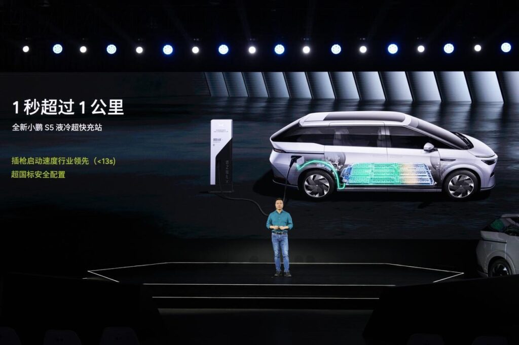 XPENG Motors has announced major advancements in AI technology, launching the global rollout of the Tianji XOS 5.2 in-car OS and the nationwide availability of Unlimited XNGP, operable without HD map coverage.