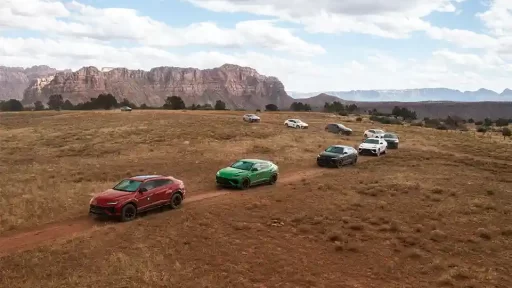 Lamborghini’s Esperienza Avventura took Urus S owners on a thrilling 200-mile adventure through Zion National Park, combining off-road excitement with luxurious accommodations.