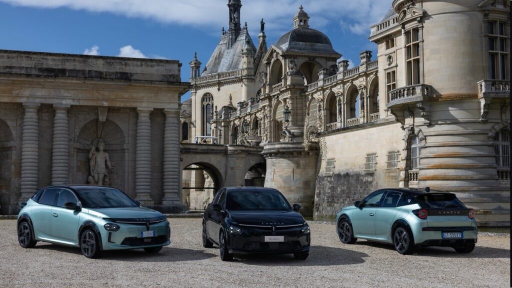 The Lancia Pu+Ra HPE concept car wins Best of Show at Chantilly Concours 2024, spotlighting Italian automotive elegance and innovation in a prestigious event showcasing the world's finest cars.