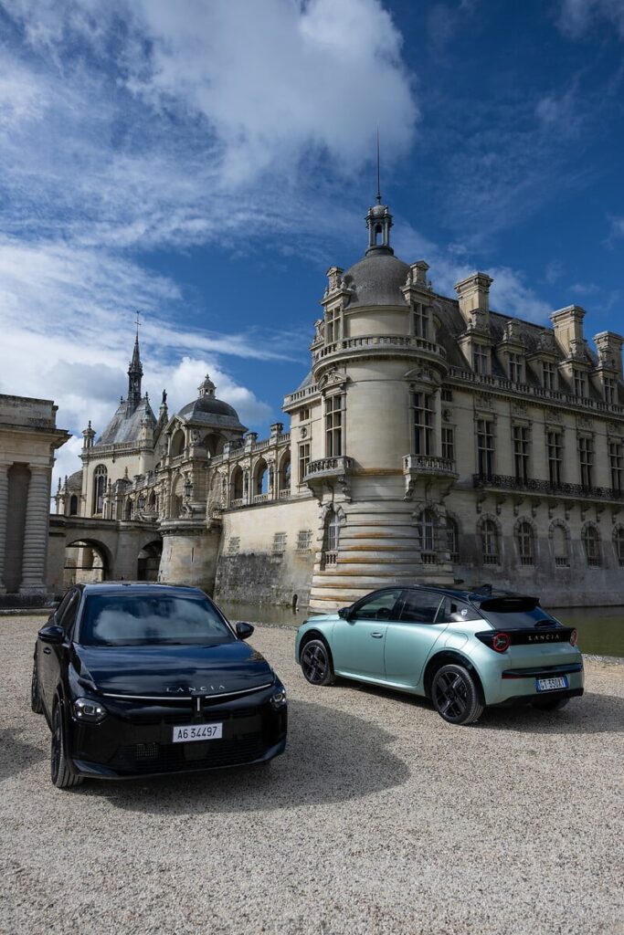 The Lancia Pu+Ra HPE concept car wins Best of Show at Chantilly Concours 2024, spotlighting Italian automotive elegance and innovation in a prestigious event showcasing the world's finest cars.