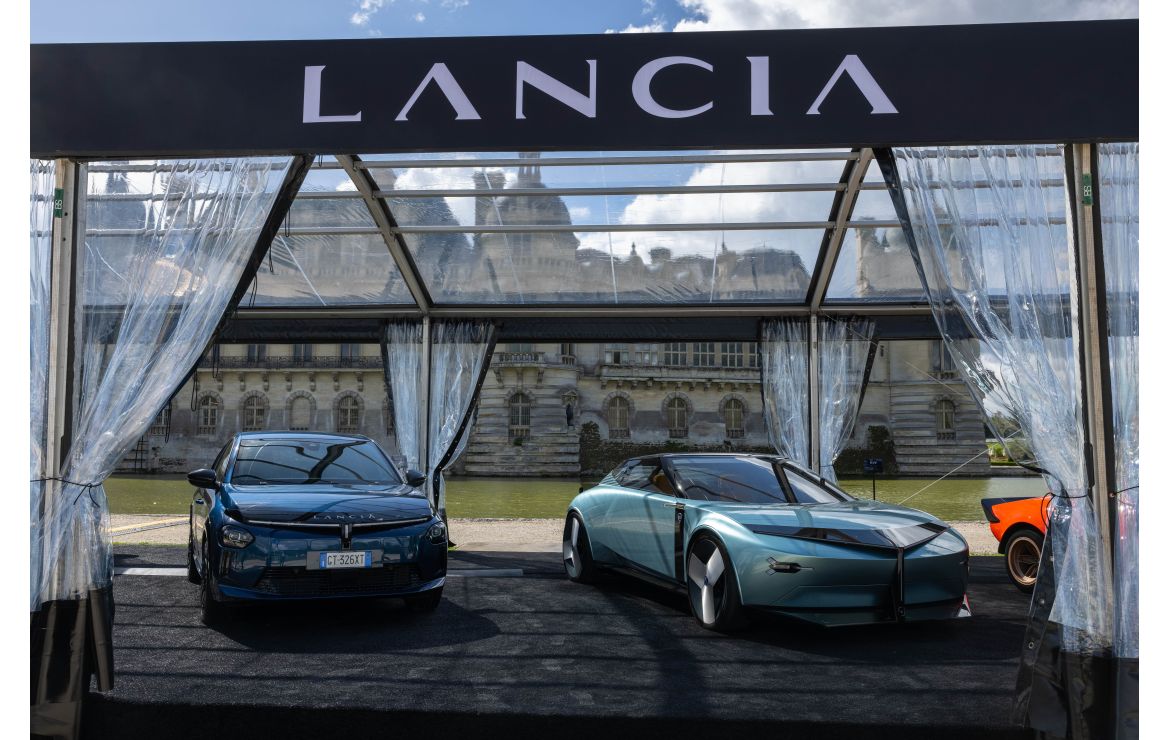 The Lancia Pu+Ra HPE concept car wins Best of Show at Chantilly Concours 2024, spotlighting Italian automotive elegance and innovation in a prestigious event showcasing the world's finest cars.