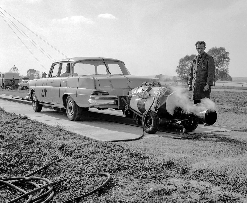 Mercedes-Benz Classic Notes 3/2024 celebrates 65 years of crash tests, iconic models like the 1959 "Fintail," the 1984 124 series, and the preservation of these classics with genuine parts.