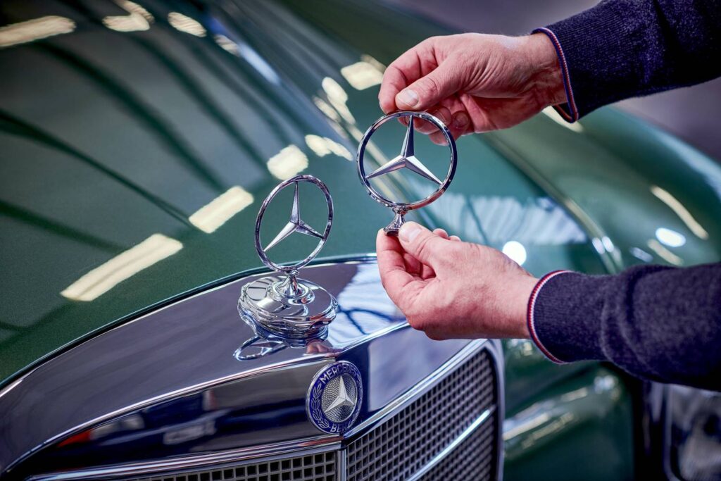 Mercedes-Benz Classic Notes 3/2024 celebrates 65 years of crash tests, iconic models like the 1959 "Fintail," the 1984 124 series, and the preservation of these classics with genuine parts.