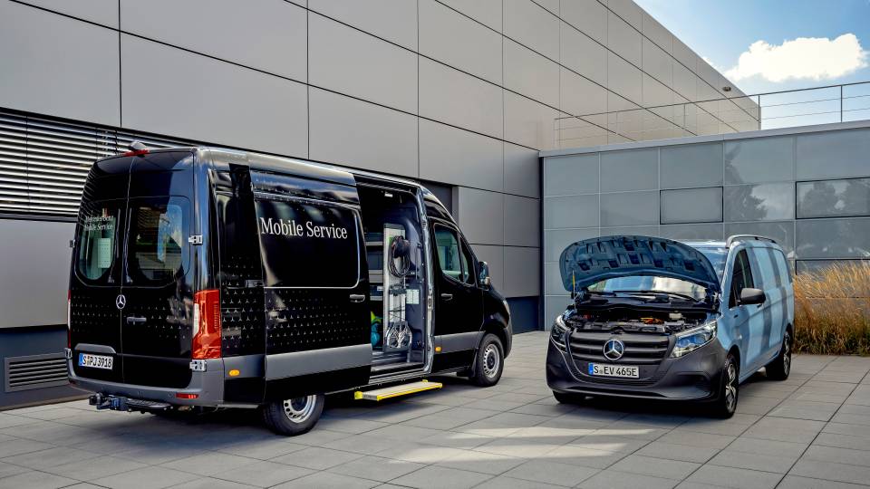 Mercedes-Benz Vans introduces a Mobile Service that brings maintenance and repairs directly to customers, minimizing downtime and enhancing convenience for both private owners and fleet managers.