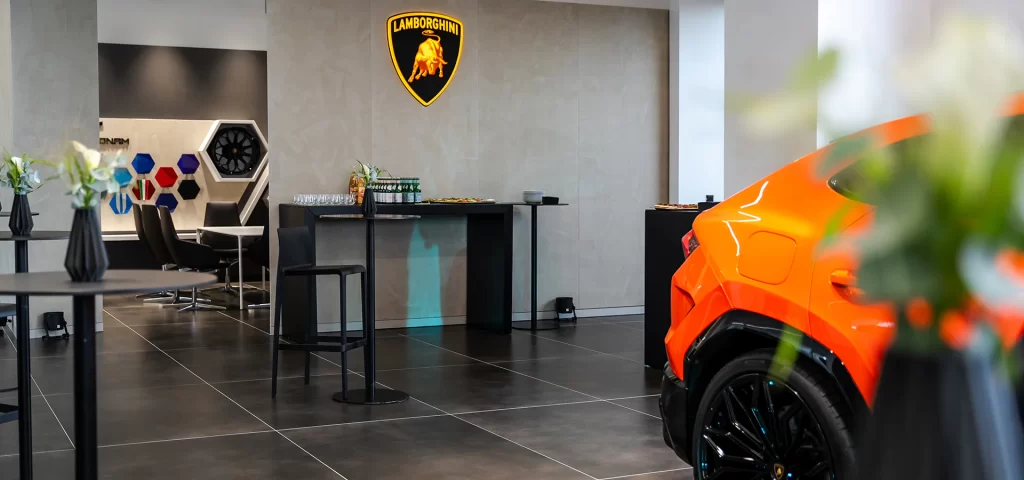 Lamborghini opens a new dealership in Hanover, featuring the brand’s latest models, hybrid innovations, and nearly limitless customization options in a modern 650-square-meter facility.