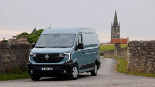 The New Renault Master has been awarded “Van of the Year 2025” at the IVOTY ceremony in Hanover for its innovative design, advanced technology, and multiple energy options.