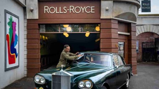 Rolls-Royce will display a rare 1965 Silver Cloud III Mulliner Park Ward at Goodwood Revival 2024, celebrating its 120th anniversary with this bespoke, coachbuilt masterpiece.