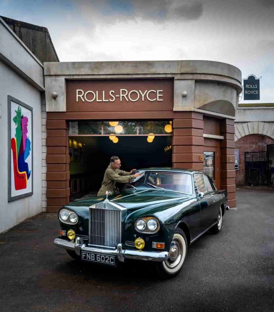 Rolls-Royce will display a rare 1965 Silver Cloud III Mulliner Park Ward at Goodwood Revival 2024, celebrating its 120th anniversary with this bespoke, coachbuilt masterpiece.