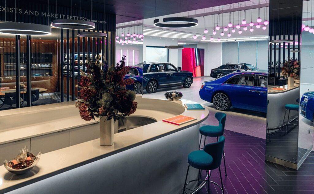 Rolls-Royce Motor Cars Leeds unveils its largest showroom in Europe, blending modern luxury with Yorkshire heritage. Explore bespoke craftsmanship and an immersive client experience.