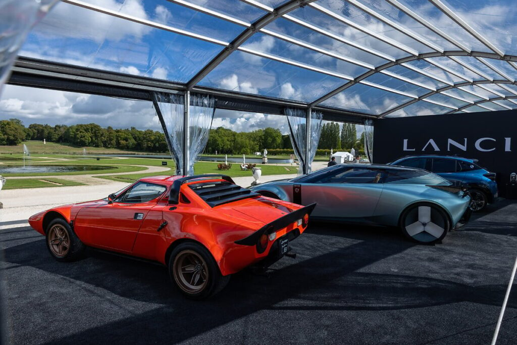 Stellantis Heritage showcases iconic Alfa Romeo and Lancia models at Chantilly Arts & Élégance 2024, celebrating automotive legacy with rare vintage cars and modern innovations from September 12-15.