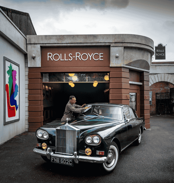 The 1955 Rolls-Royce Silver Cloud revolutionized luxury car design with modern styling, advanced engineering, and bespoke craftsmanship, marking a pivotal moment in the marque’s history.