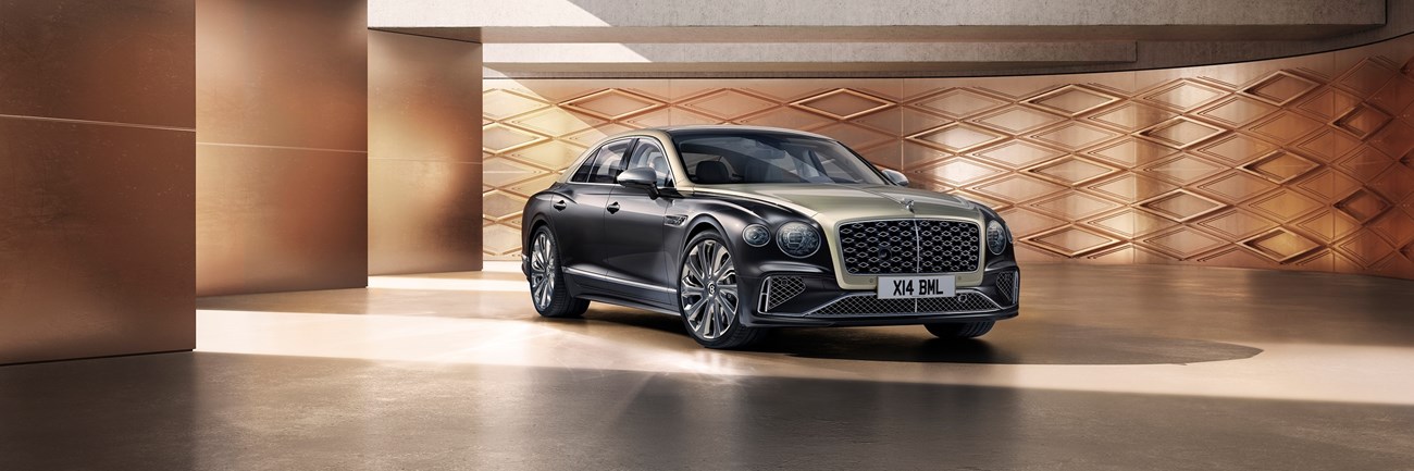 Bentley debuts the Flying Spur Mulliner in Europe at the 2024 Zoute Grand Prix, showcasing ultimate luxury and performance with bespoke craftsmanship and advanced hybrid technology.