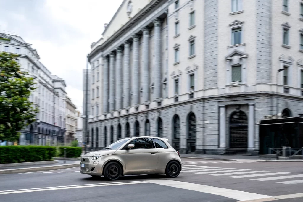 FIAT unveils the luxurious 500e Giorgio Armani Collector’s Edition, combining Italian craftsmanship with sustainability. Now available for order in Europe, global expansion set for 2025.