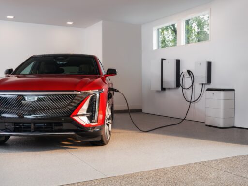 GM Energy launches the PowerBank, a home energy storage solution for EV owners, available nationwide. It offers backup power during outages and helps reduce electricity costs.